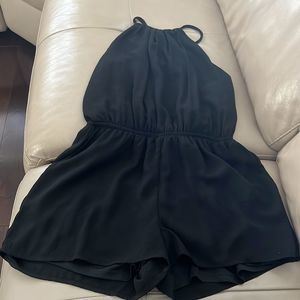ONE clothing size small black romper / so cute and perfect condition- 2 pockets